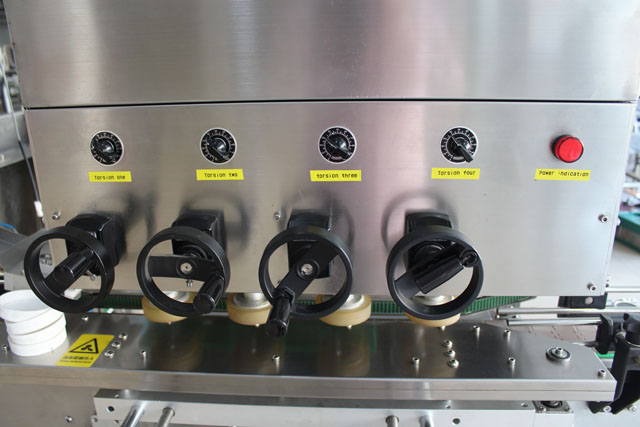 uždengimo mašina su pakėlimu (2).JPG