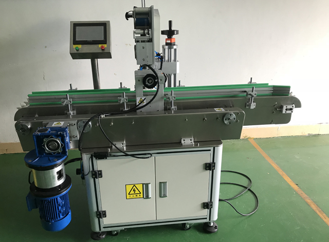 ženklinimo lūpų dažų mašina pritaikyta.jpg