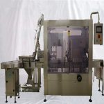 Automatinė stiklinių indelių vakuuminio uždarymo mašina su metalo detektoriumi