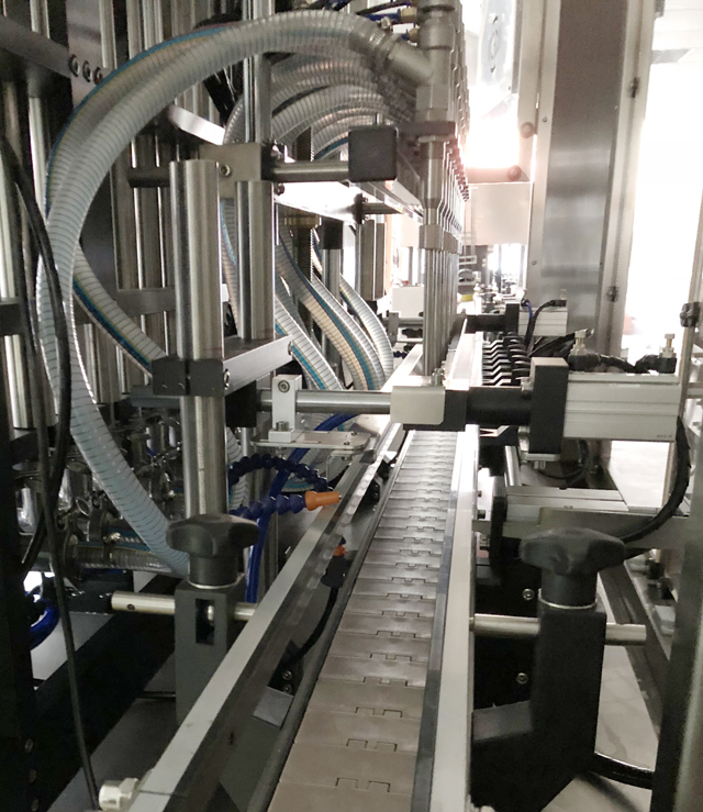 pildymo mašina automatinė.JPG