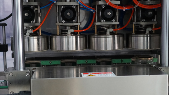 4 GALVOS Capper vacuum.jpg