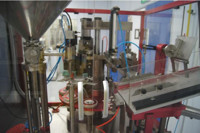 automatic tubes filling sealing machine for toothpaste saugojimo bakas.jpg