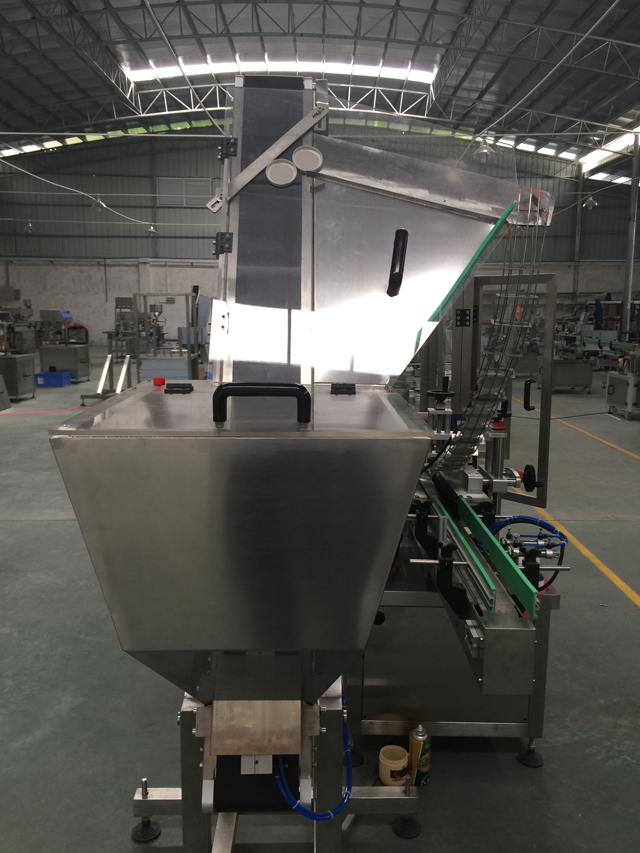 kepurės automatinio maitinimo sistema.jpg