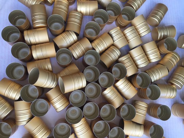 caps samples sent from usa customer for capping machine aliuminio dangteliai.jpg