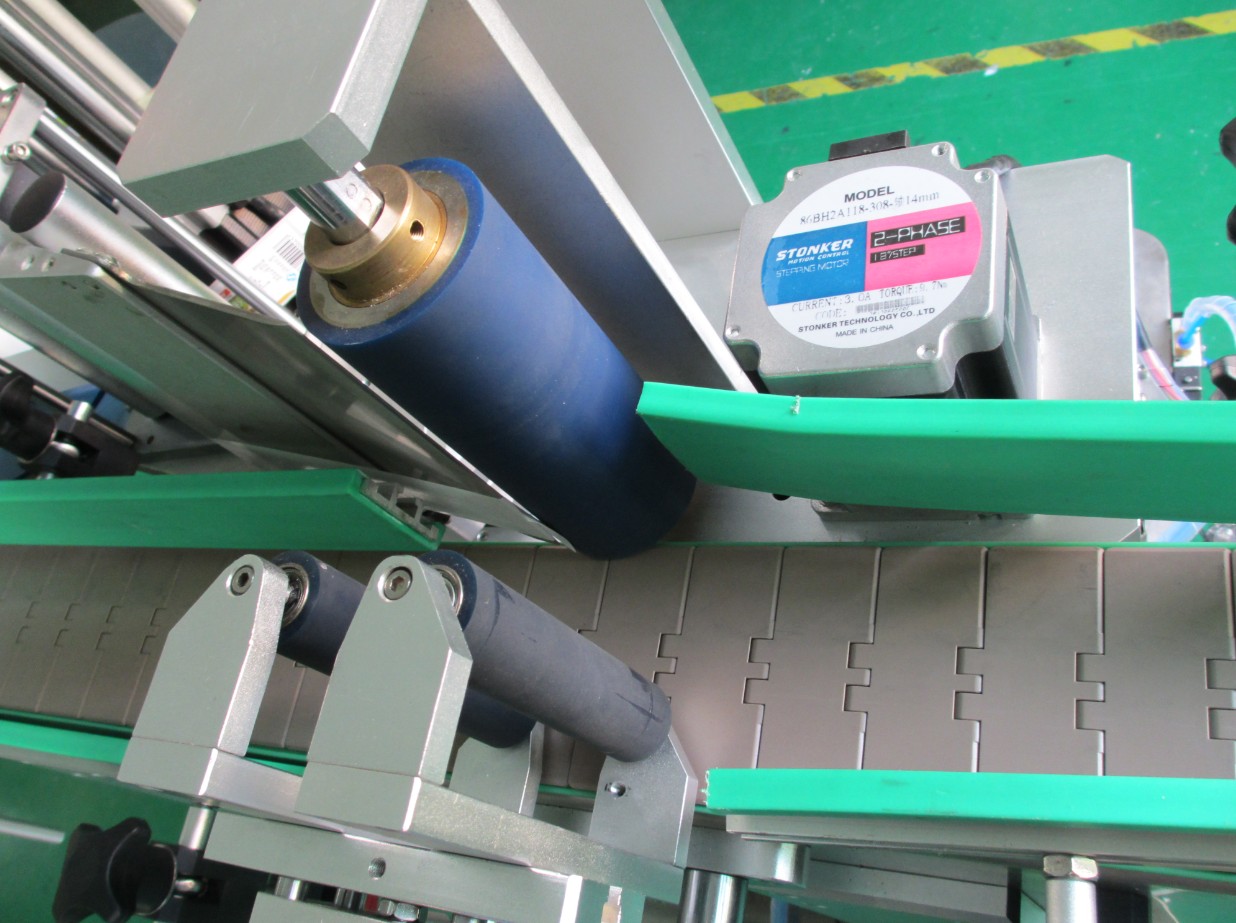 PLC controlling system bottle labeling machine BUTELIŲ ŽENKLINIMO ĮRANGA PLC2.jpg