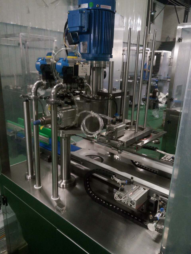 Iš arti vakuuminio seamer.jpg kadro