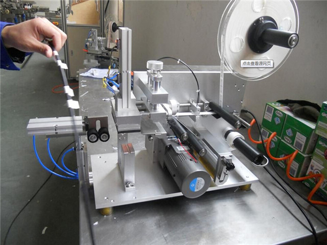 standard exporting packing for customer pakavimo medinis dėklas susitraukiančiam tuneliui.jpg