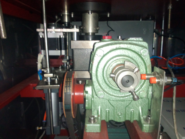 internal tubes filling sealing machine vamzdelių užpildas sandariklis pusiau automatinis.jpg