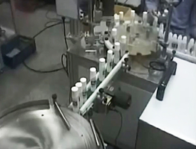 užpildymo kamštelių mašinos.jpg