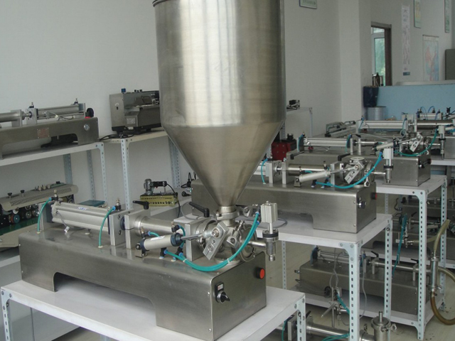 horizontal filling machine for both liquid and paste CREAM&LIQUID pildymo mašina.jpg