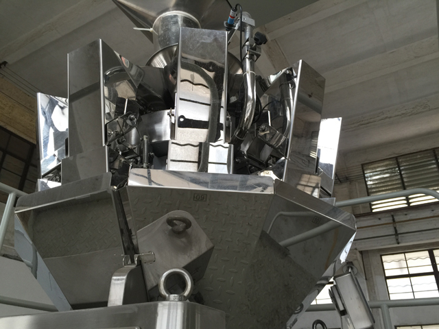 daugiagalvis medžiagų padavimas.jpg