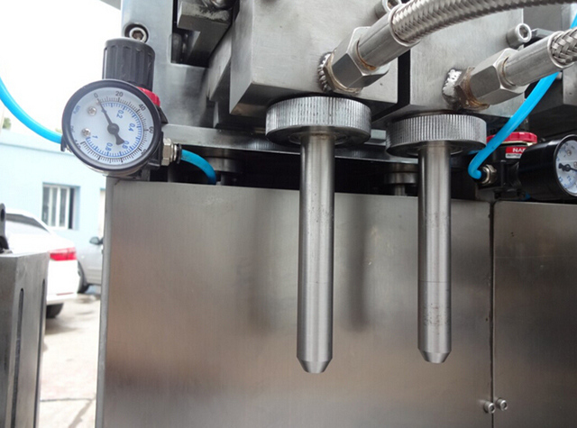 dvigubo užpildymo purkštukai.jpg