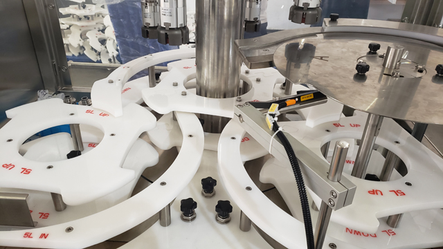 varžto dangtelio įranga.jpg