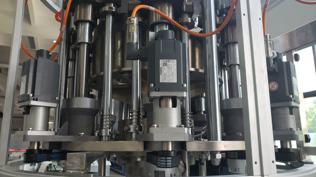 8 heas varžtinis dangtelis.jpg