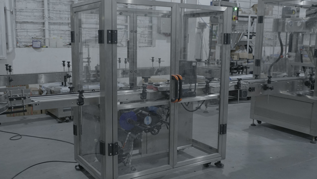 ženklinimo dugno stiklainiai mašina.jpg