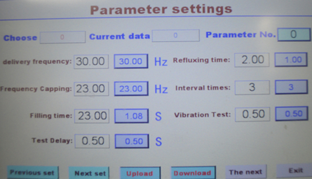 automated capping machine with touch screen controlling system jutiklinio ekrano uždengimo mašina.jpg