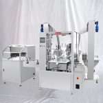 Skystų mažų butelių užpildymo dangtelių ženklinimo mašina su iššifratoriumi