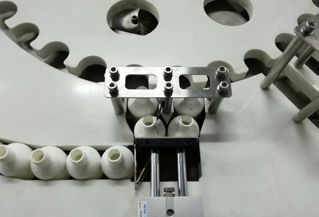 butelių tiektuvas.jpg