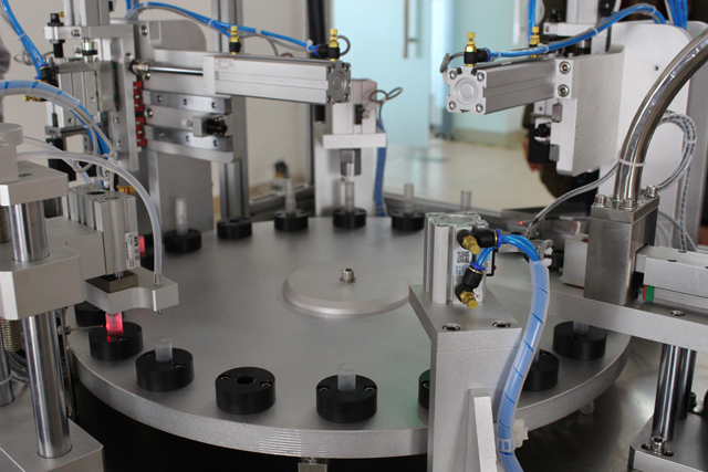 užpildymo presavimo mašina automatinė.jpg