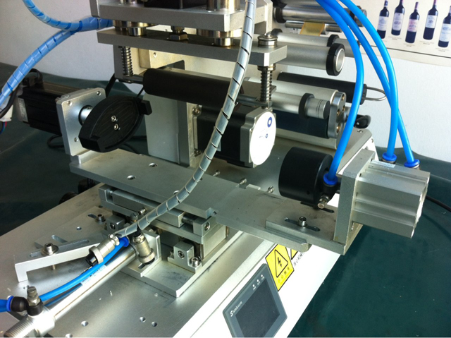 etikečių klijavimo mašinos ženklinimo galvutė .jpg