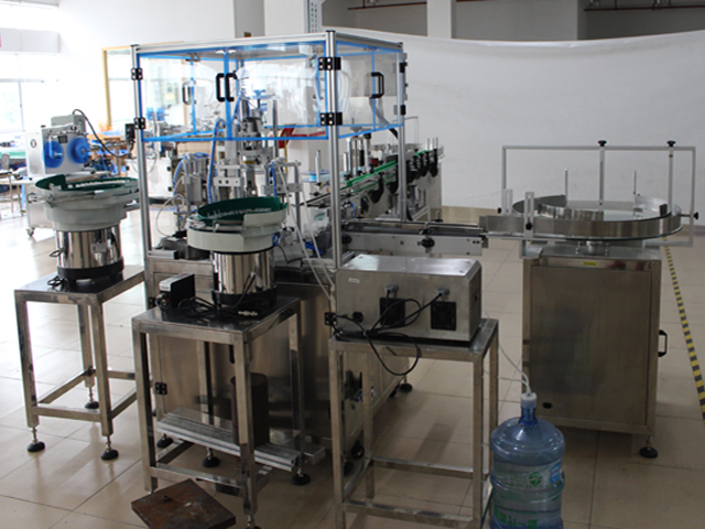 tikrosios užpildymo dangtelio etiketės.jpg nuotraukos