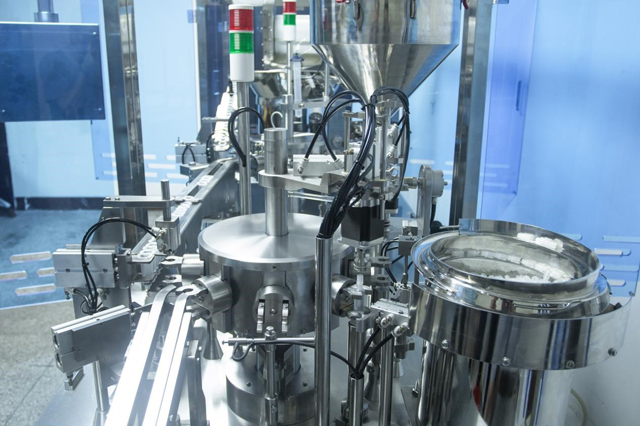 švirkštų pildymo linija (3).jpg