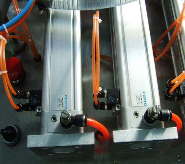 uždaryti nuotraukas užpildymo mašinoms.jpg