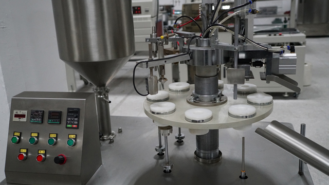 vamzdžių užpildų sandariklio įranga.jpg