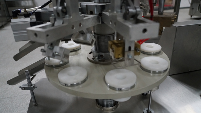 pusiau automatinis vamzdžių užpildymo sandariklis line.jpg