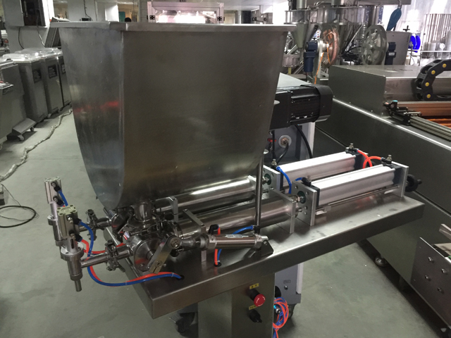 vertikalaus pildymo mašinos purkštukai.JPG