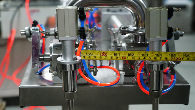 stainless steel connection part for whole filling machines pildymo mašina su SS Steel.jpg