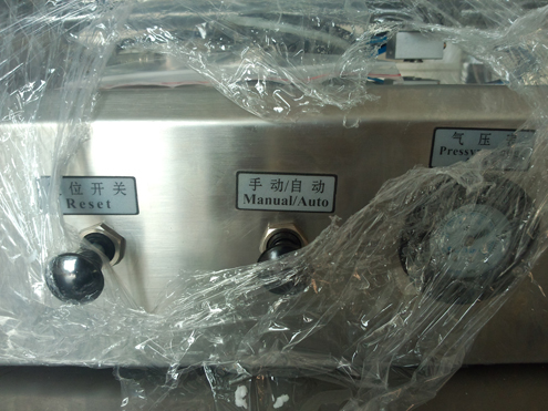 liquid filler semi automatic 8 uncijų buteliukai plaukų želė.jpg