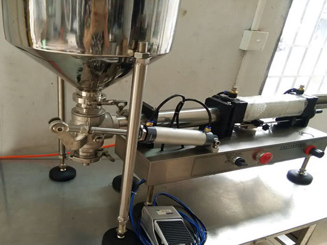 pildymo mašinos iliustracija.jpg