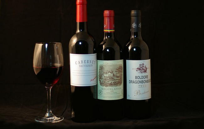 bottles glass for red wine butelis stiklinis vynas.jpg