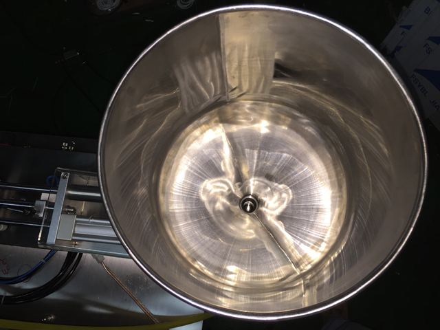 filling hopper for filling sealing pildymo bunkeris ultragarsiniam sandarikliui filler.jpg