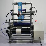 Pusiau automatinė apvalių butelių švirkštų buteliukų ženklinimo mašina