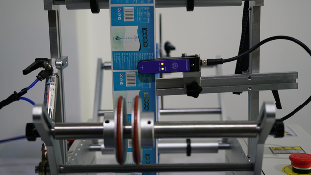 Jutiklių sistema etikečių aptikimui pusiau automatinė.jpg