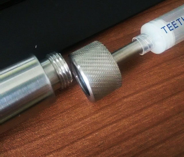 tvirtinimas prie švirkšto galvutės.jpg