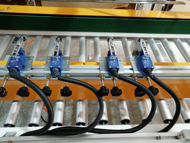 klijų purškimo jungiklis.jpg