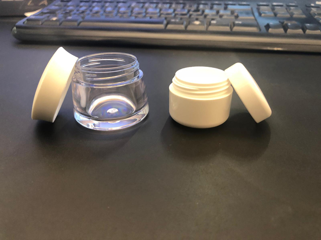 stiklainių pavyzdžiai uždengti